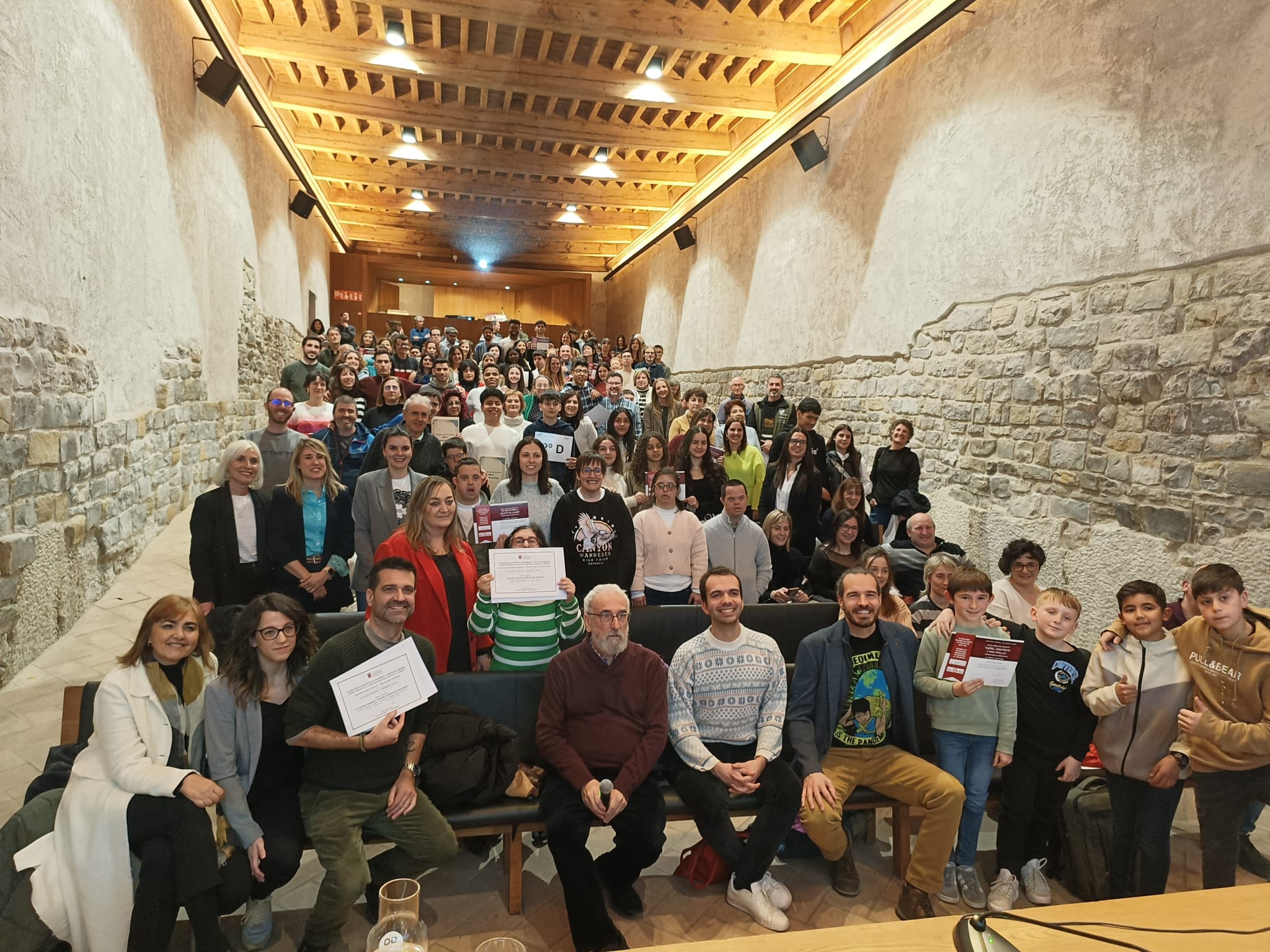 Gafas para Todos 👓: Premio IES Valle del Ebro 🏅 en Aprendizaje y Servicio 🎓🌟